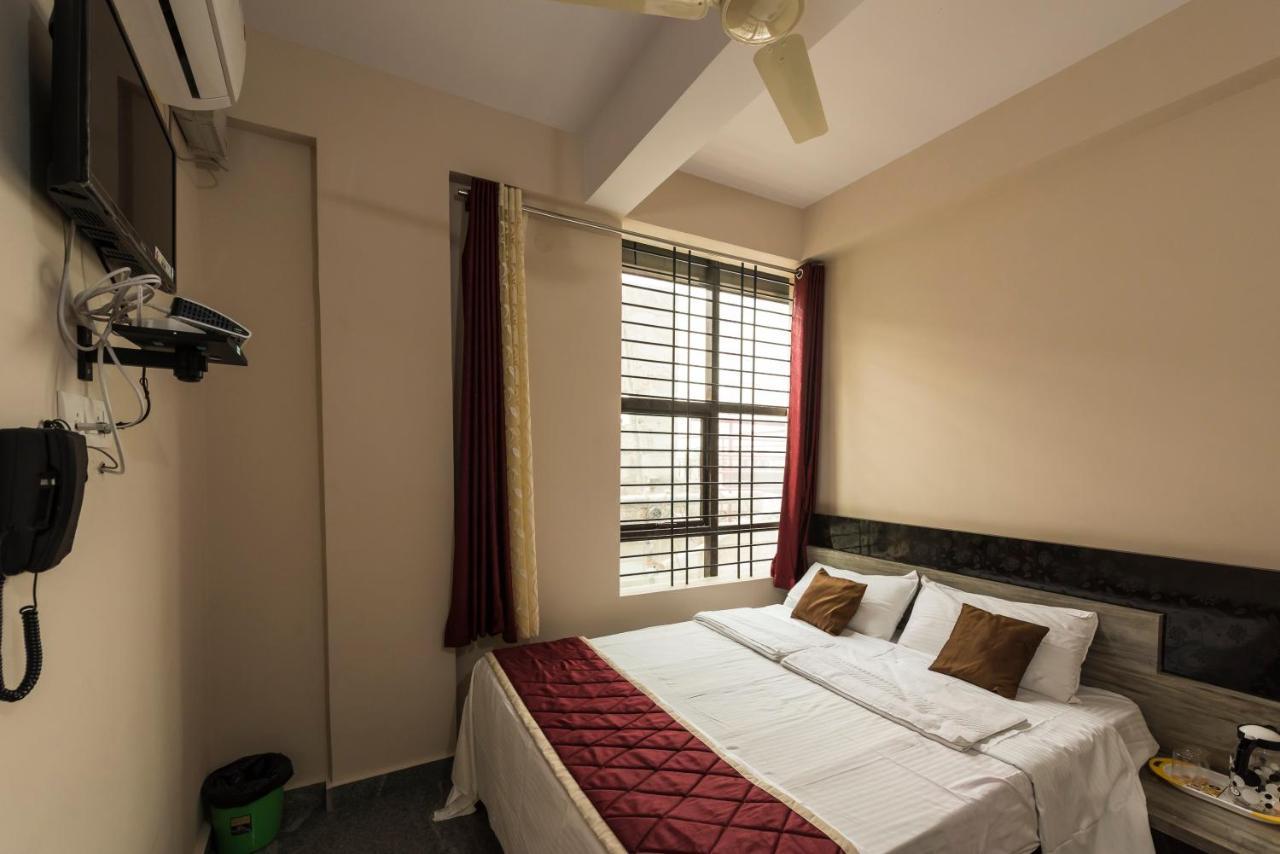 Oyo 9544 Hotel Crown Residency Mysore Exteriör bild