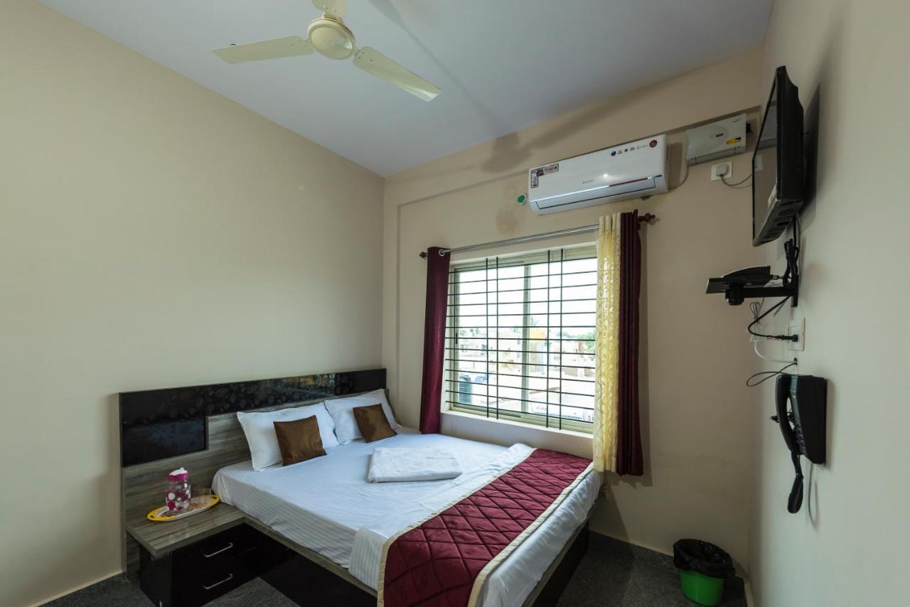 Oyo 9544 Hotel Crown Residency Mysore Exteriör bild